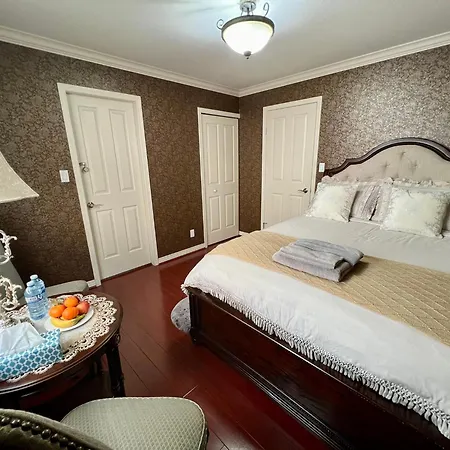 Terra Nova - Private Property Richmond Room photo