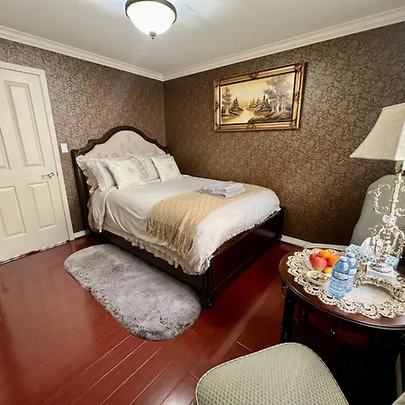 Terra Nova - Private Property Richmond Room photo